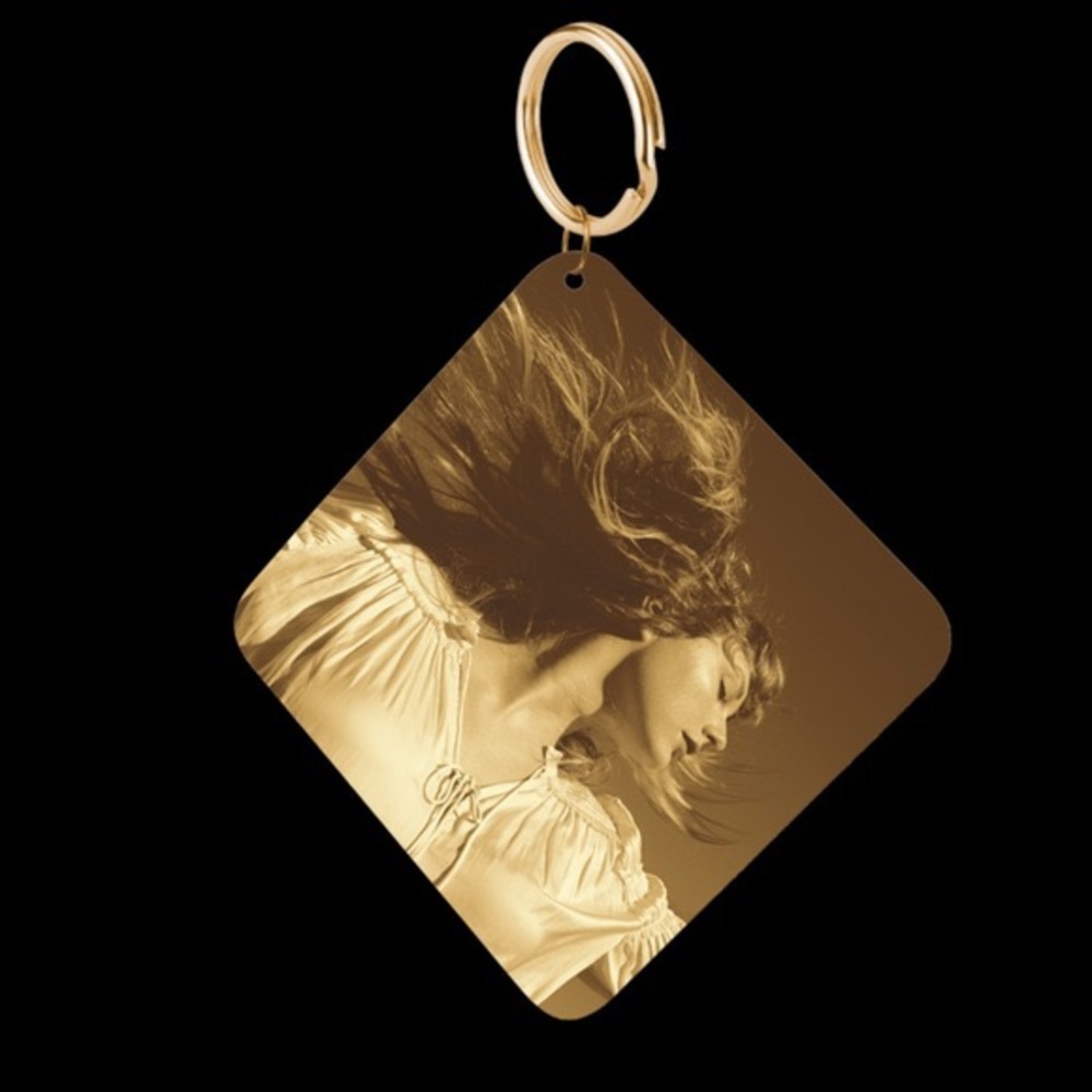 Taylor Swift Fearless (TV) Metal Keychain